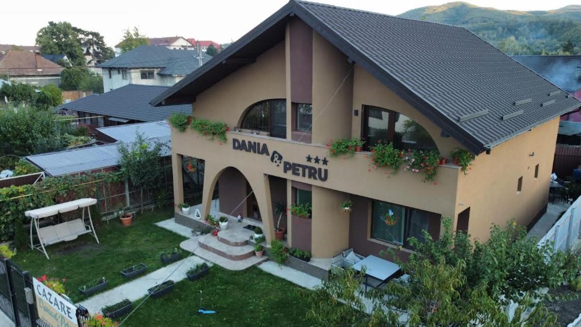Dania&Petru Residence Aknavásár Kültér fotó